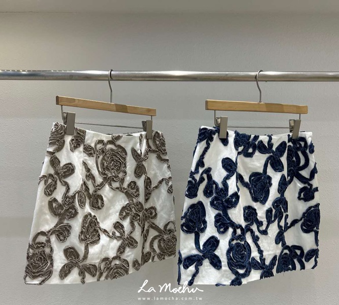 牛仔玫瑰斜紋布短裙